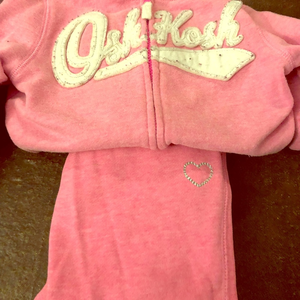 Cute track suit! 🎀